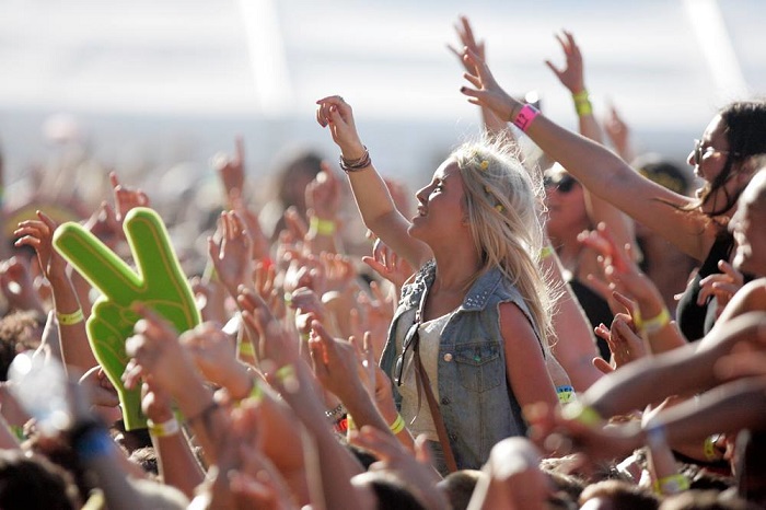 "Tomorrowland Music Festival" by theglobalpanorama is licensed under CC BY-SA 2.0. To view a copy of this license, visit https://creativecommons.org/licenses/by-sa/2.0/?ref=openverse.